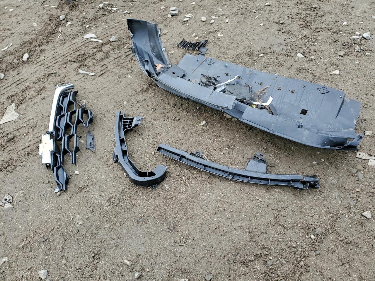 2025 Chevrolet Trax Ls VIN: KL77LFEP2SC235822 Lot: 94116135