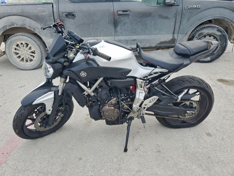 2015 YAMAHA FZ07   