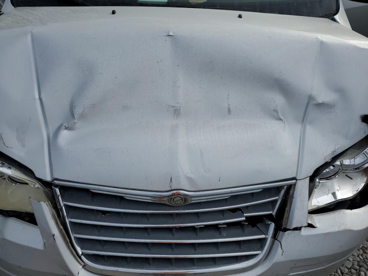 2010 Chrysler Town & Country VIN: 2A4RR4DE1AR214877 Lot: 92342435