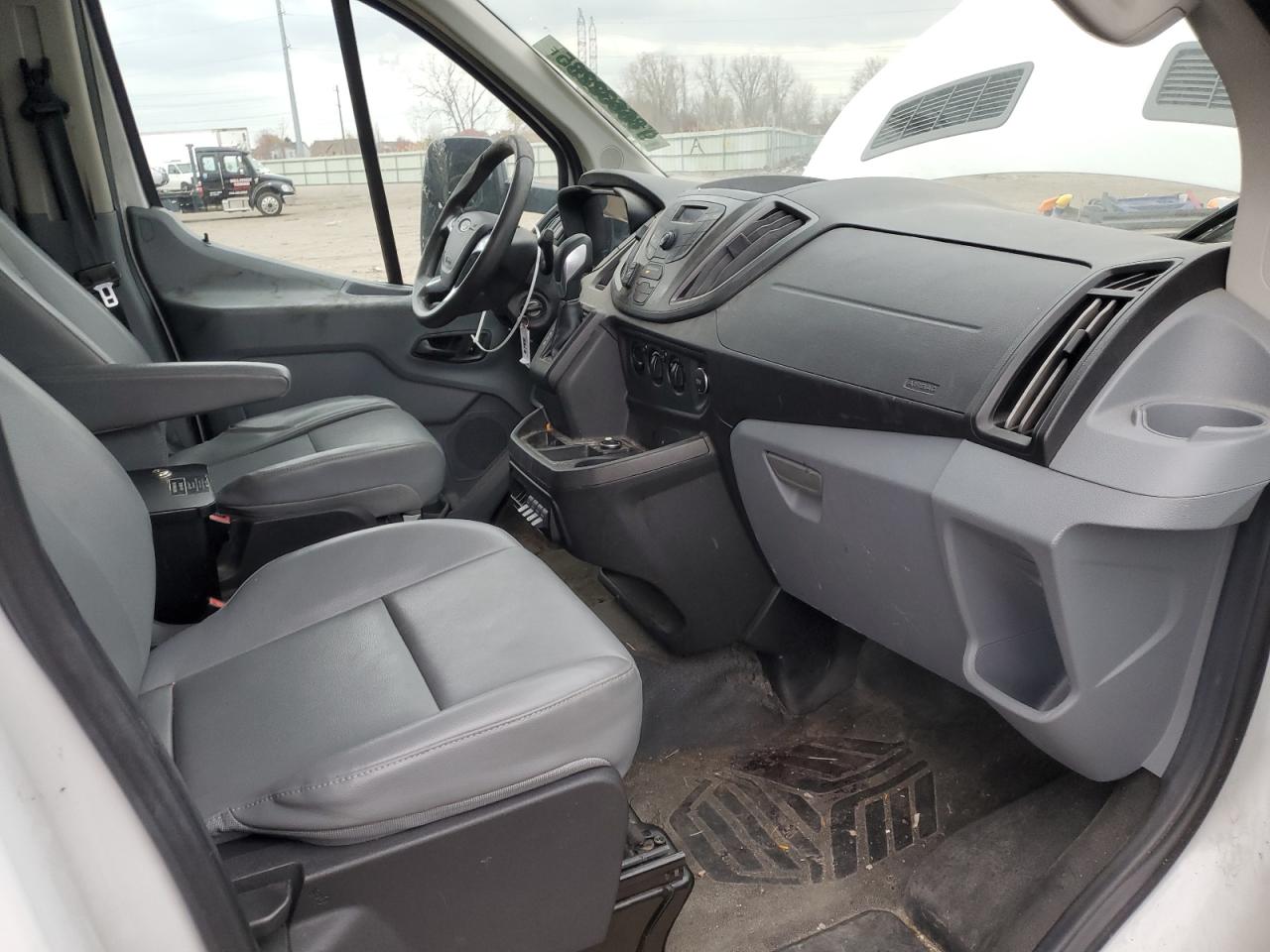 2016 Ford Express Utility / Service Van VIN: 1FTYE1YM1GKB44348 Lot: 91686885