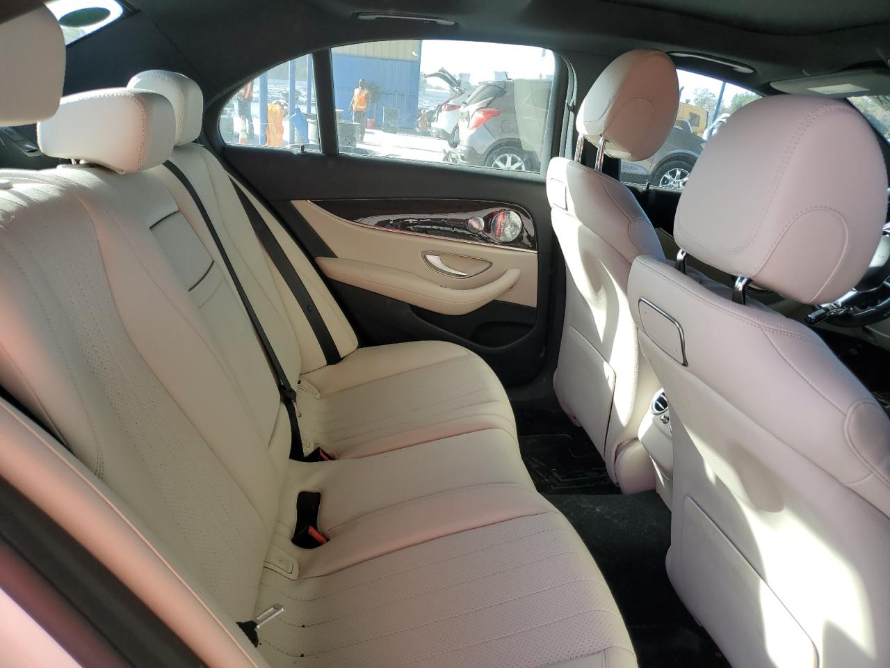 2019 Mercedes-Benz E 300 VIN: WDDZF4JB5KA605308 Lot: 92933965