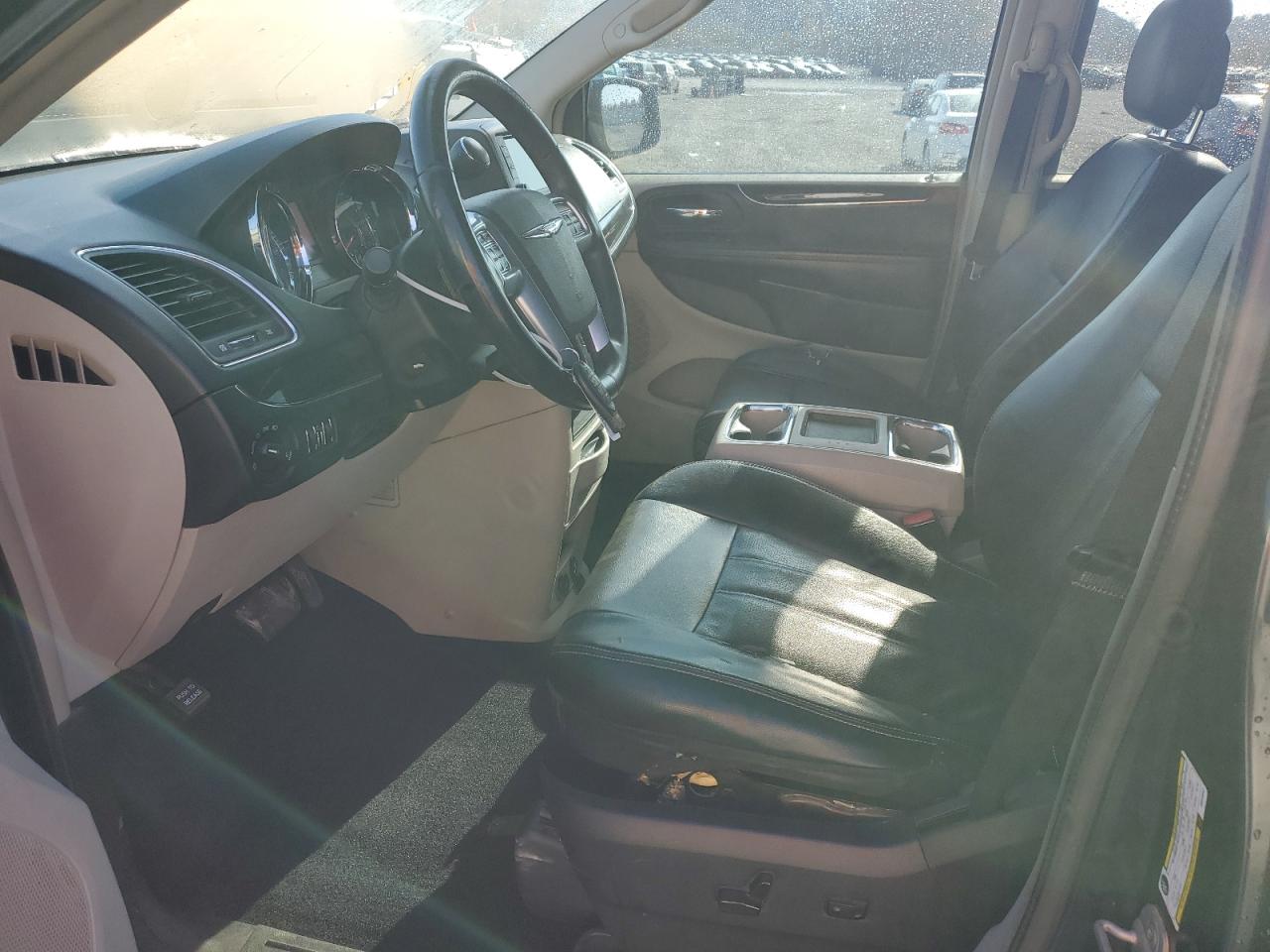 2013 Chrysler Town & Country Touring L VIN: 2C4RC1CG1DR646947 Lot: 92601235