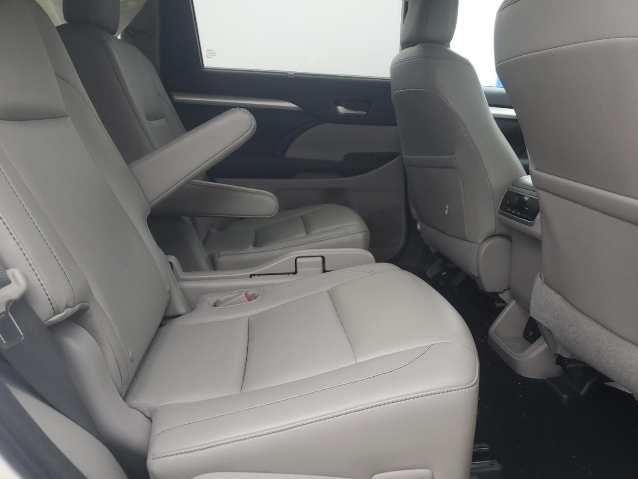 2014 Toyota Highlander Xle VIN: 5TDJKRFH2ES021579 Lot: 93012175