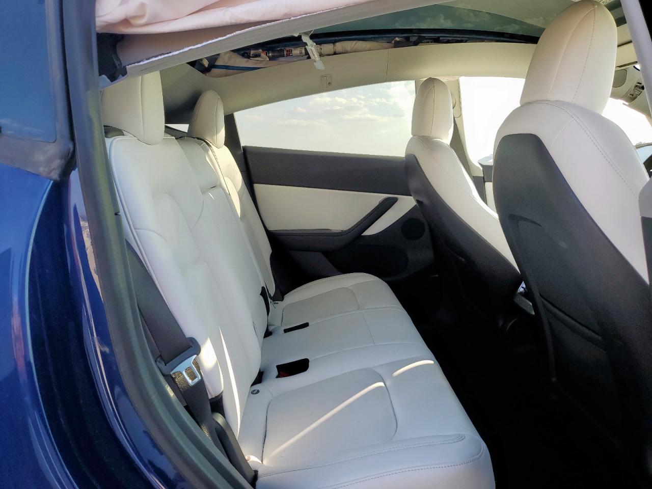 2020 Tesla Model Y VIN: 5YJYGDEF3LF037701 Lot: 93314135