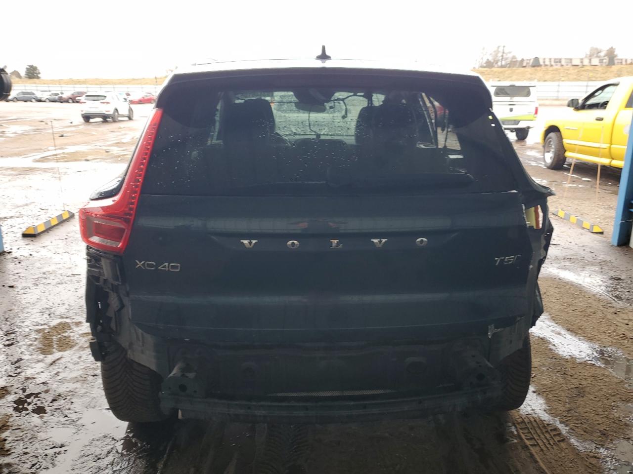 2022 Volvo Xc40 T5 Momentum VIN: YV4162UK1N2654105 Lot: 93446105