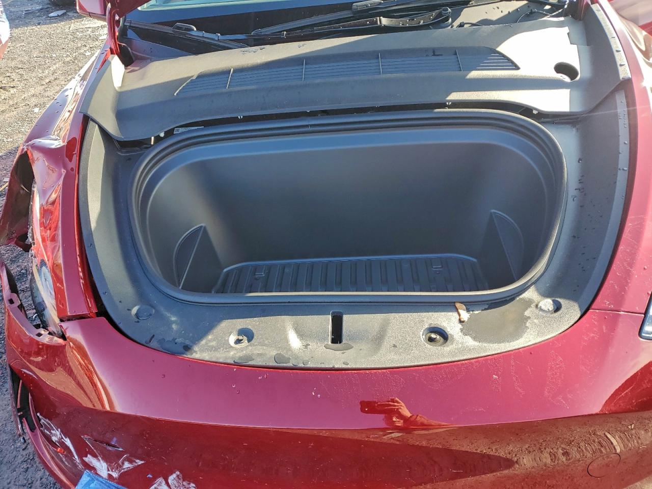 2025 Tesla Model Y VIN: 7SAYGDEF4SA364557 Lot: 94273935