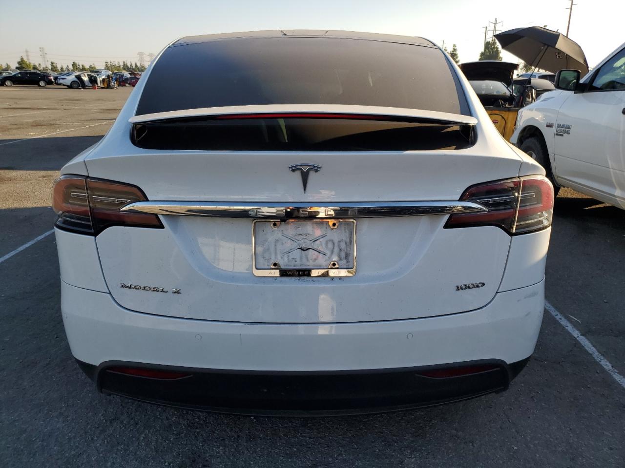 2018 Tesla Model X VIN: 5YJXCBE23JF123984 Lot: 91221045