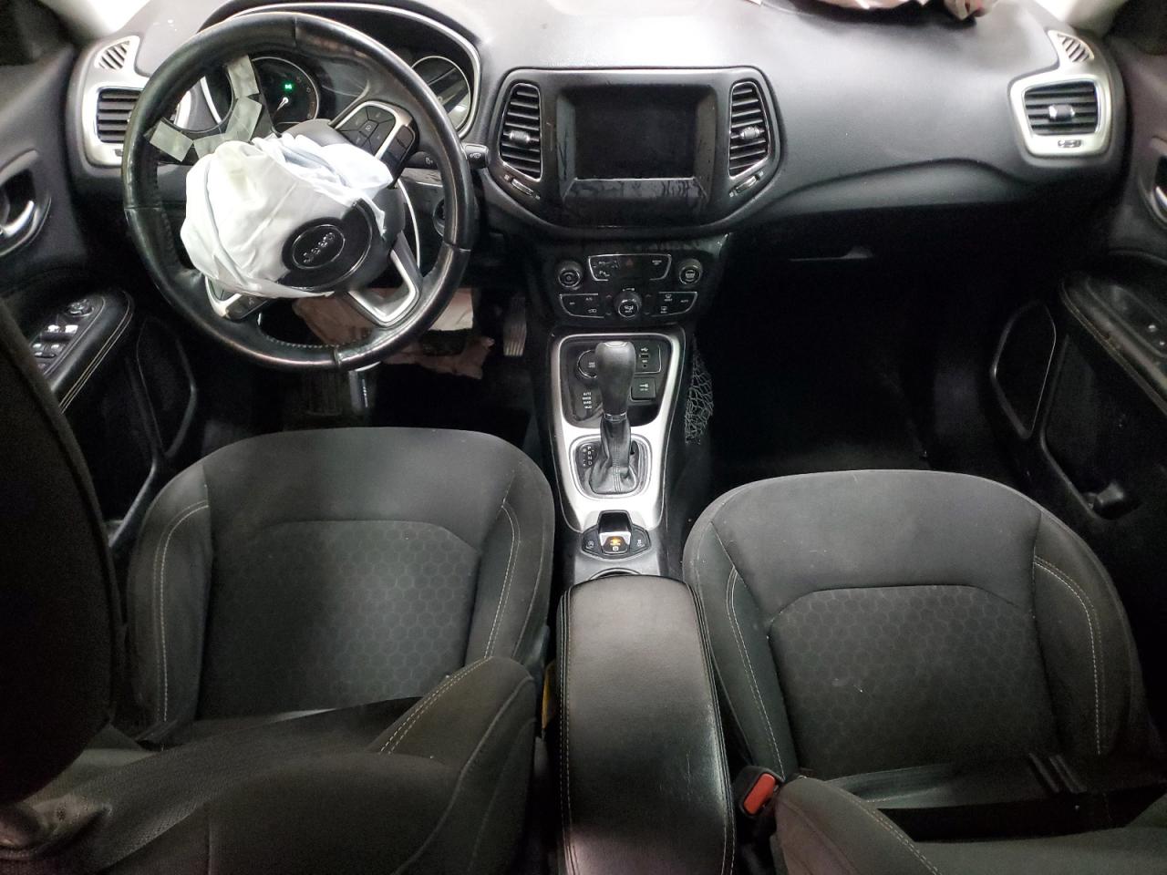 2018 Jeep Compass Sport VIN: 3C4NJDAB2JT374737 Lot: 93079115