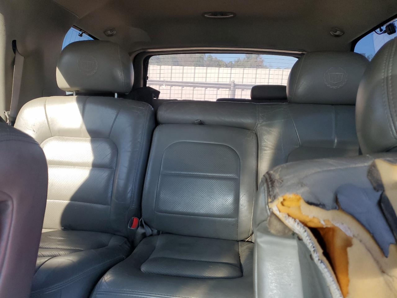 2002 Cadillac Escalade Luxury VIN: 1GYEK63N72R106948 Lot: 90424875