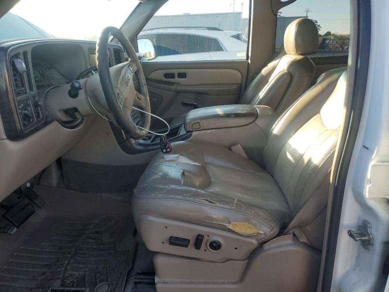 2006 GMC Yukon Denali VIN: 1GKEK63UX6J142901 Lot: 93558505