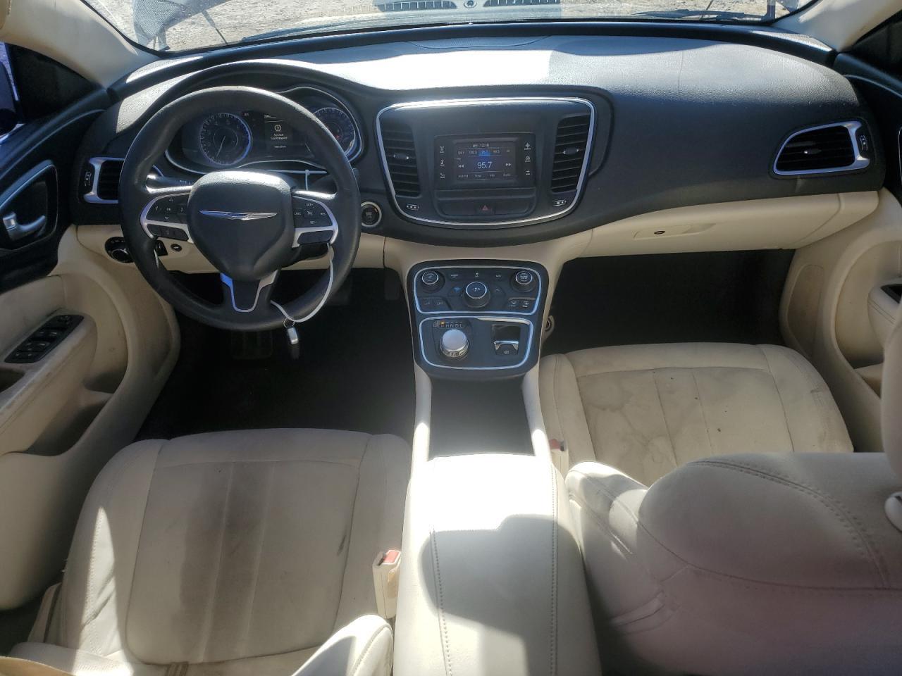 2015 Chrysler 200 Limited VIN: 1C3CCCABXFN748471 Lot: 92502615