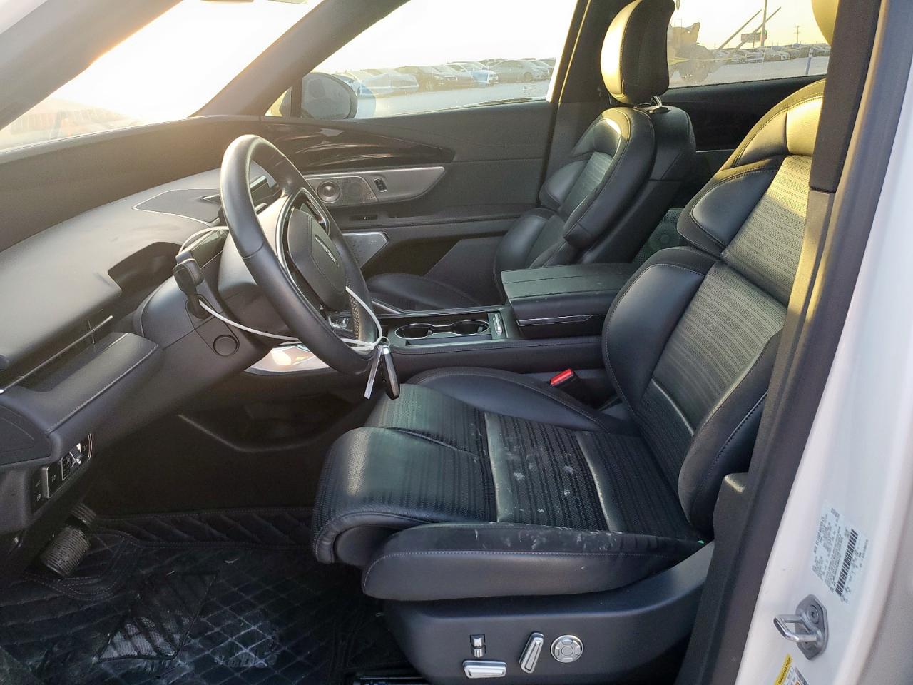 2024 Lincoln Nautilus Reserve VIN: 5LMPJ8K47RJ842747 Lot: 92828405