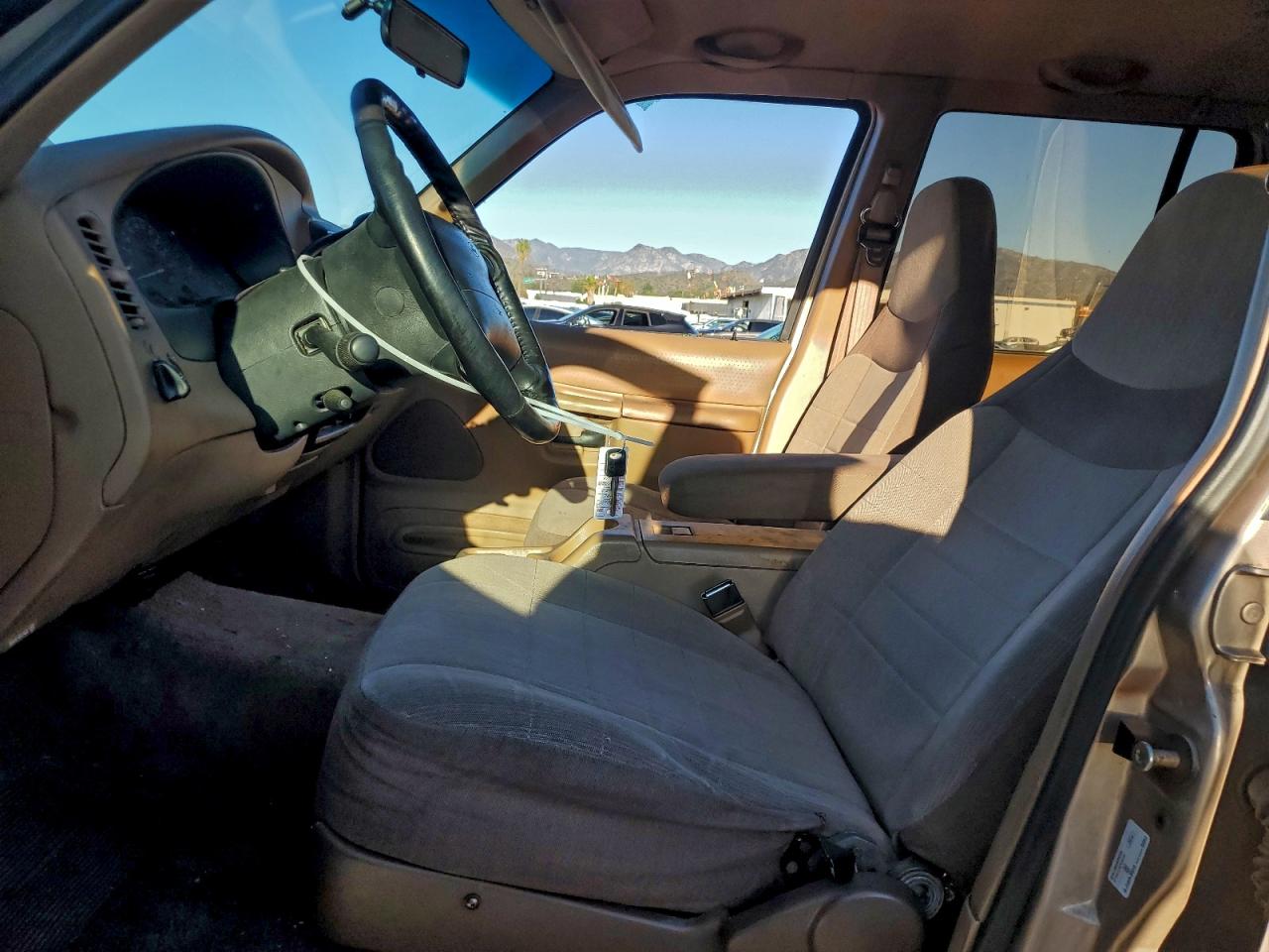 1996 Ford Explorer VIN: 1FMDU32X6TUB23926 Lot: 93786055