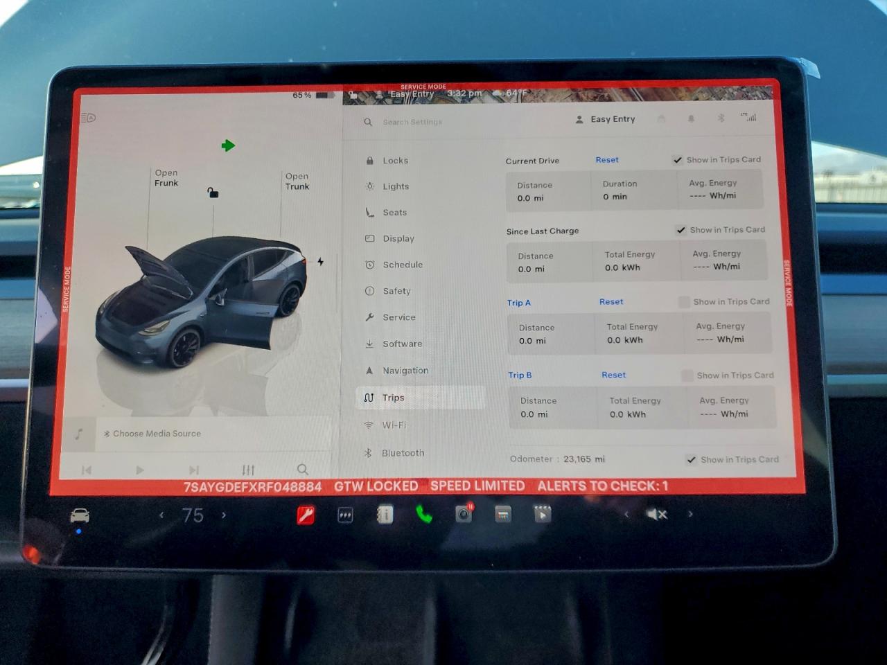 2024 Tesla Model Y VIN: 7SAYGDEFXRF048884 Lot: 93746325