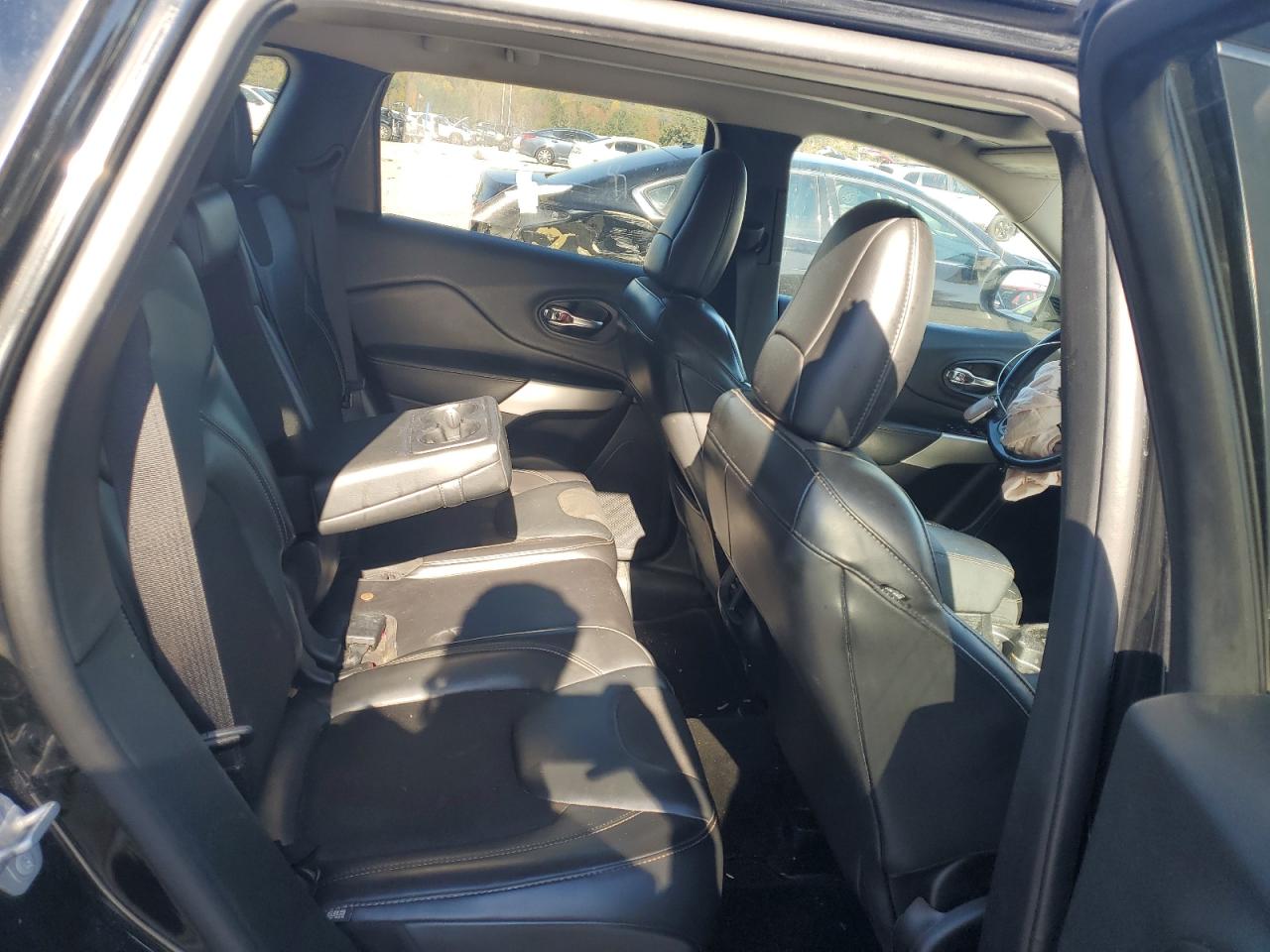 2018 Jeep Cherokee Latitude Plus VIN: 1C4PJLLB2JD504005 Lot: 91241325