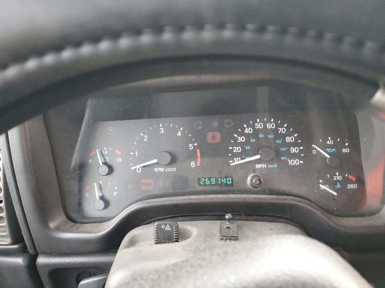 2000 Jeep Wrangler / Tj Sport VIN: 1J4FA49S7YP702364 Lot: 92419255