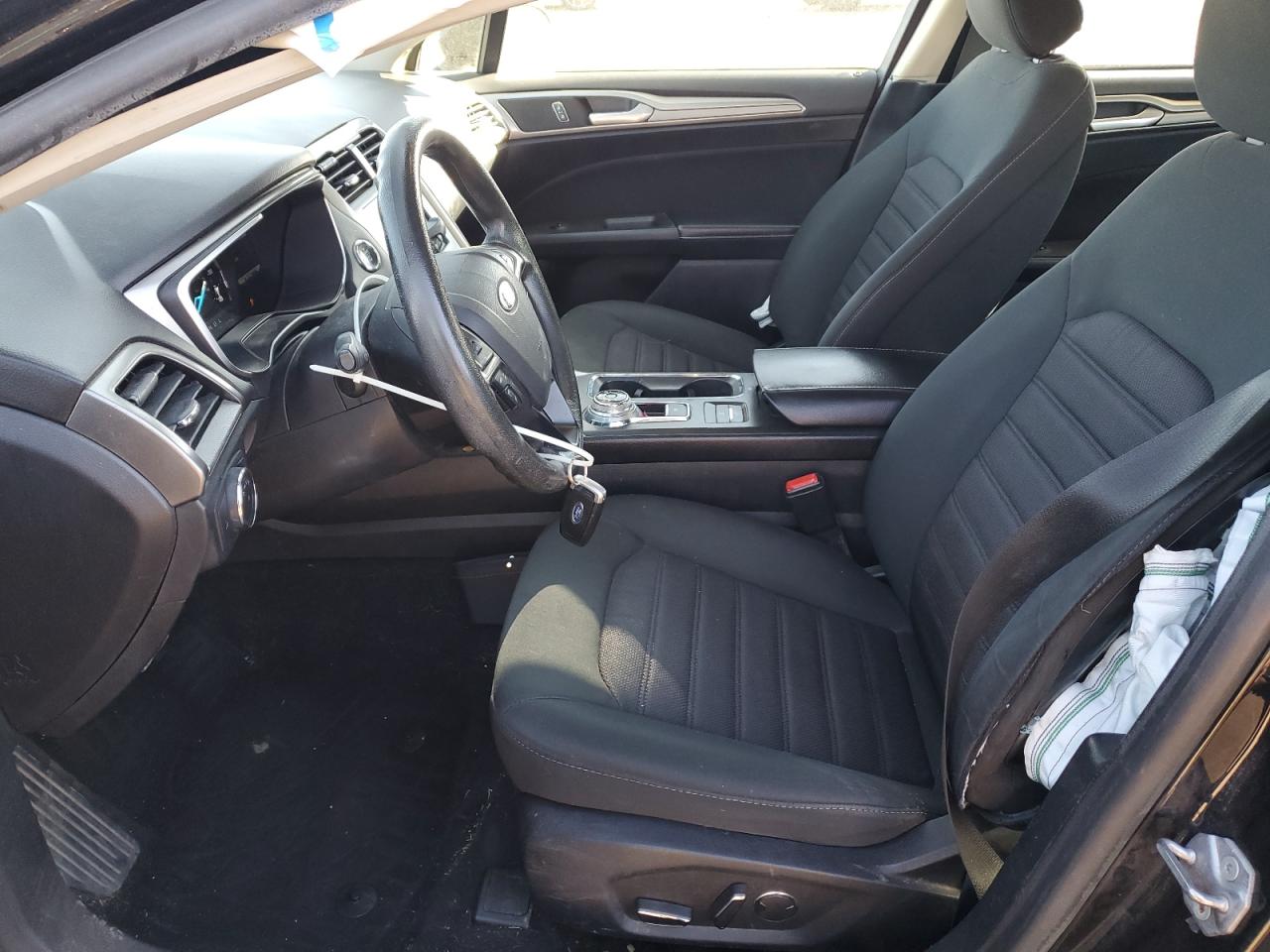 2019 Ford Fusion Se VIN: 3FA6P0LU6KR257662 Lot: 92248095