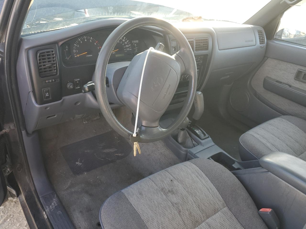 1999 Toyota Tacoma Xtracab VIN: 4TAWM72N7XZ556291 Lot: 93551125