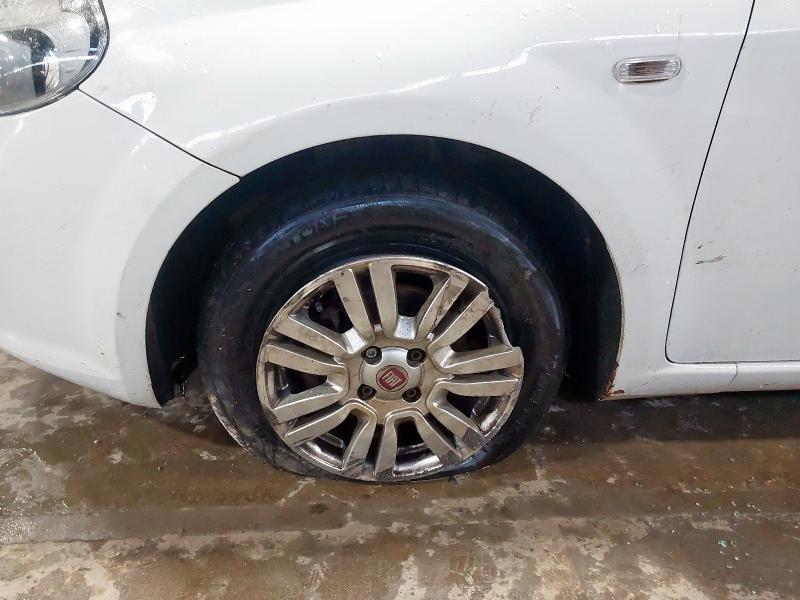 2014 FIAT PUNTO 1.2 EASY 3DR