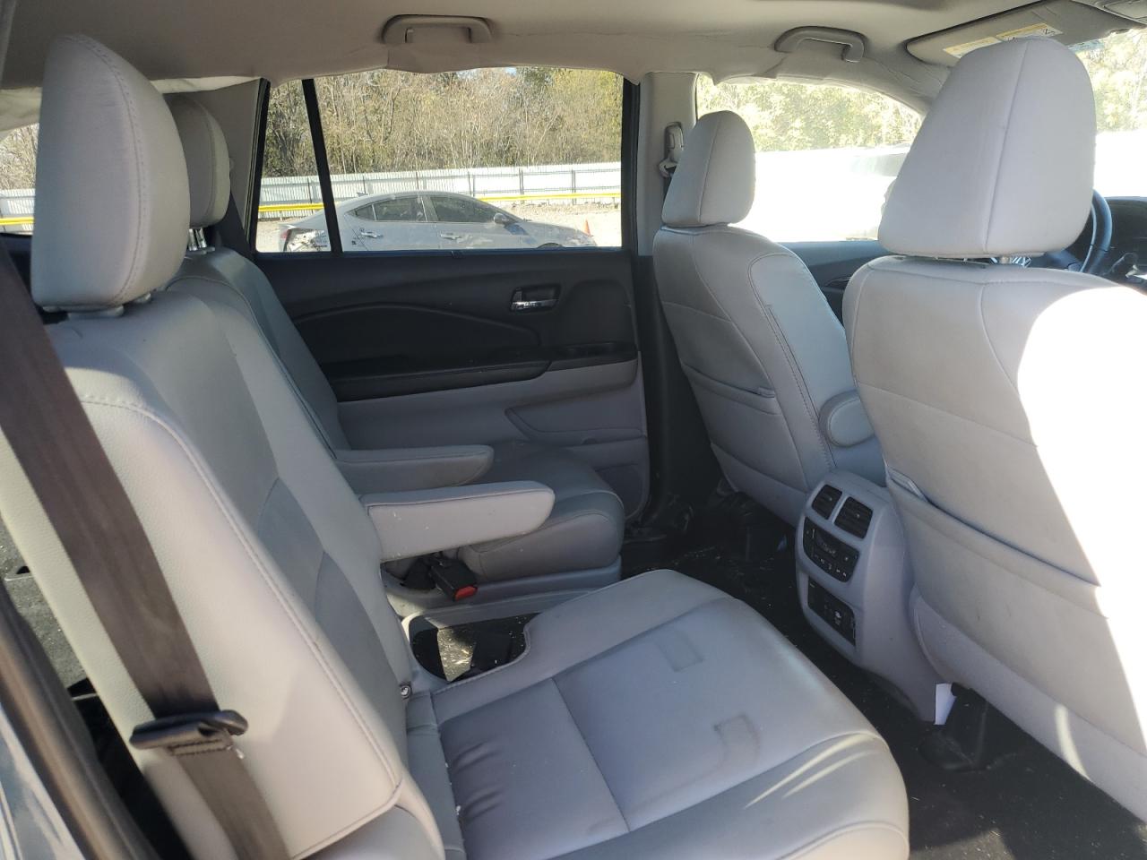 2019 Honda Pilot Touring VIN: 5FNYF5H61KB012220 Lot: 92583865