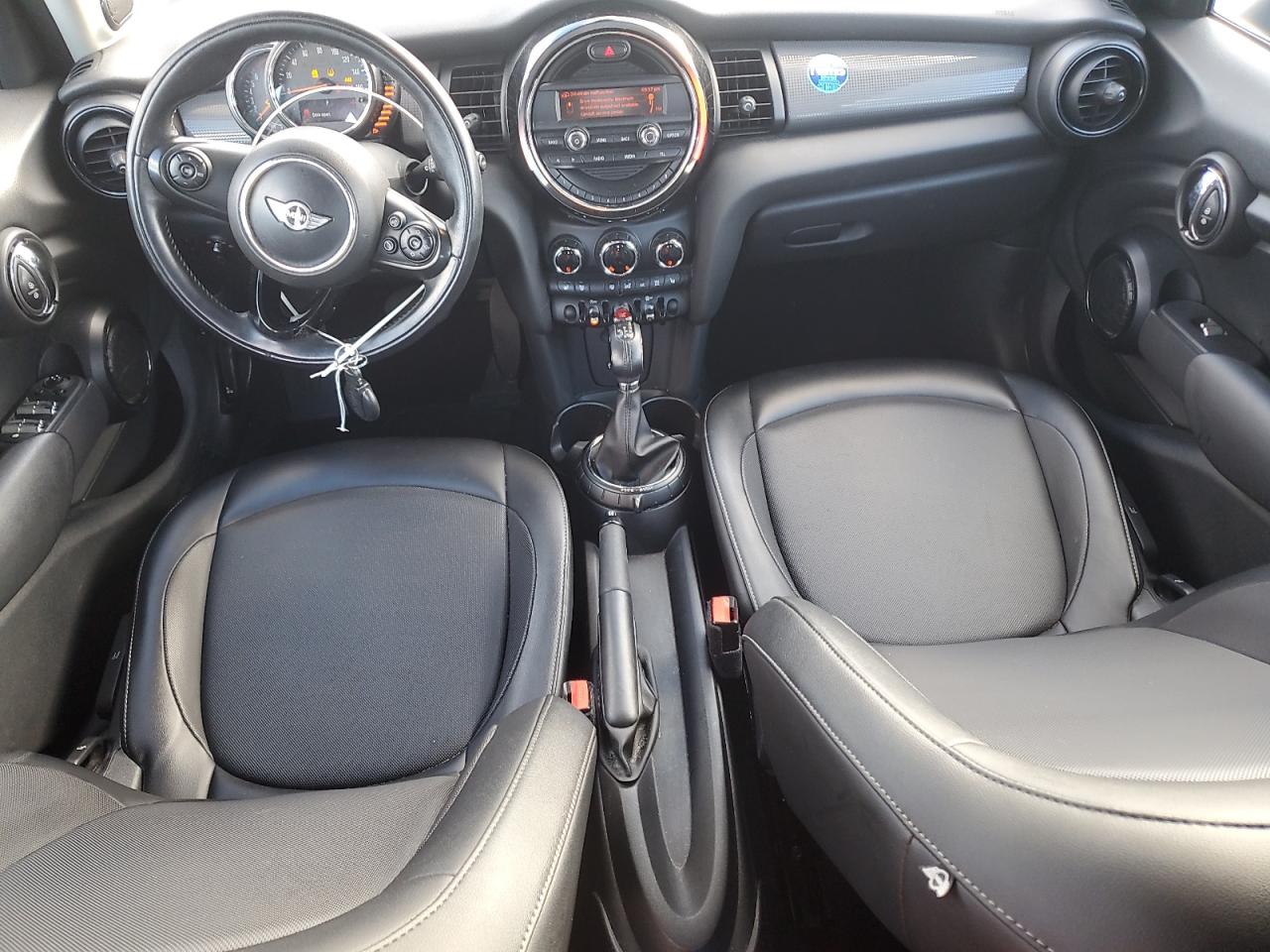 2015 Mini Cooper VIN: WMWXS5C51FT827927 Lot: 92030135