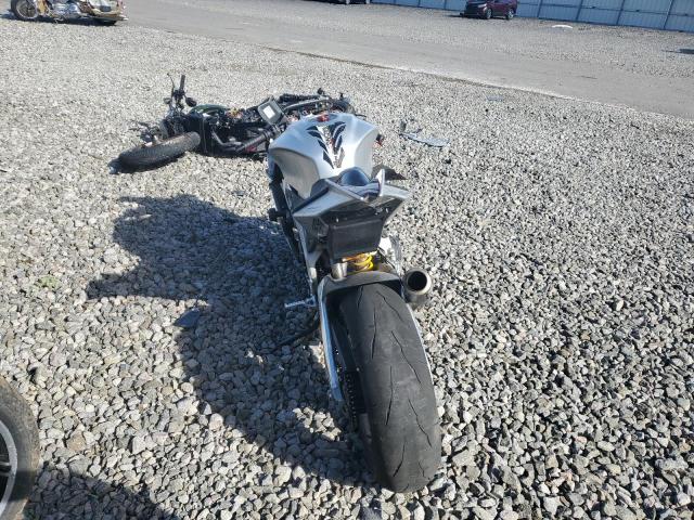 2016 APRILIA RSV4 RF  