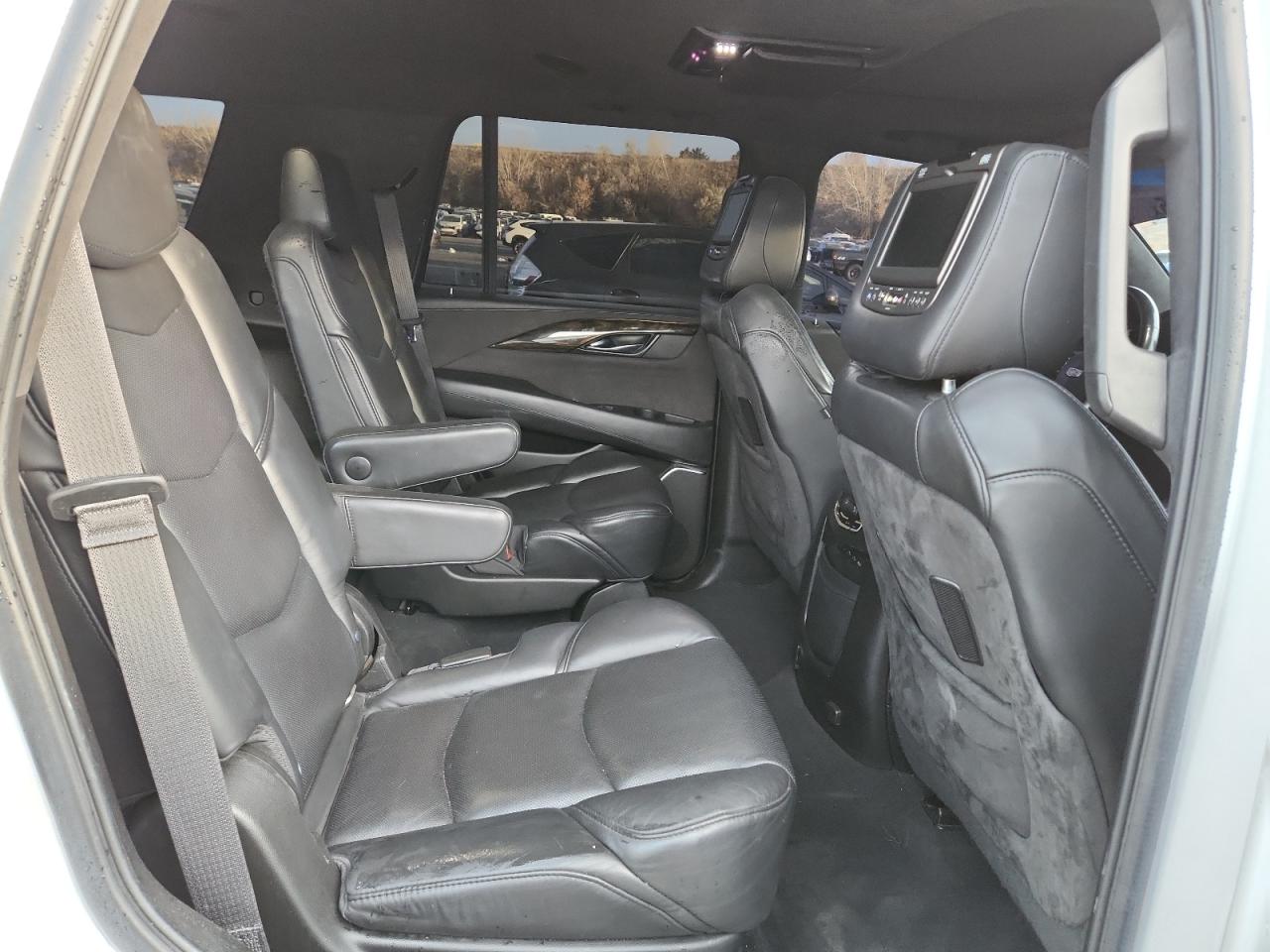 2018 Cadillac Escalade Platinum VIN: 1GYS4DKJ9JR218391 Lot: 92008715