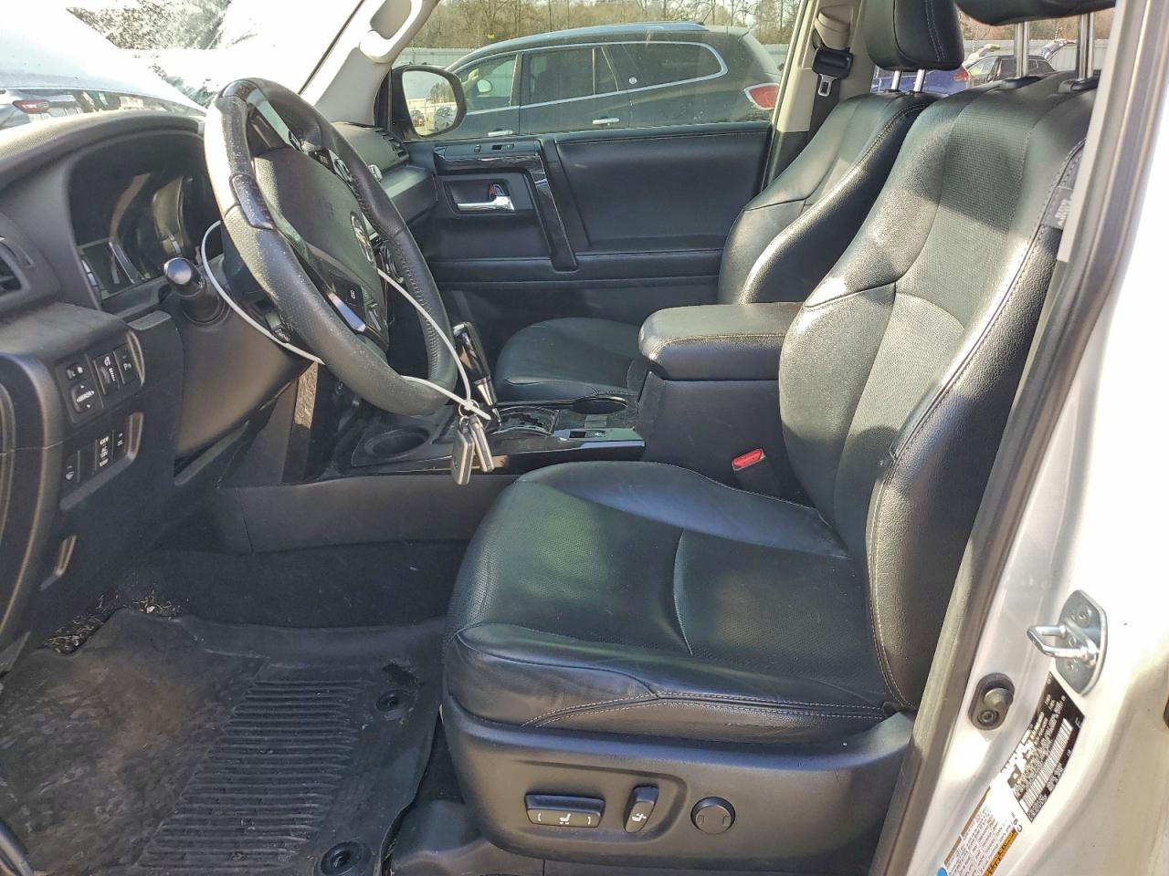 2019 Toyota 4Runner Sr5/Sr5 Premium VIN: JTEBU5JR6K5690667 Lot: 94457605