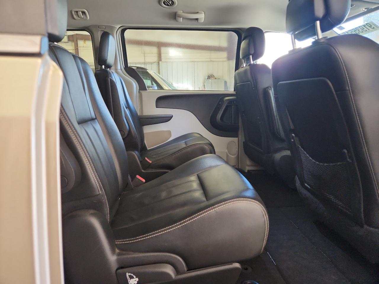 2016 Chrysler Town & Country Touring VIN: 2C4RC1BG4GR238237 Lot: 91935515