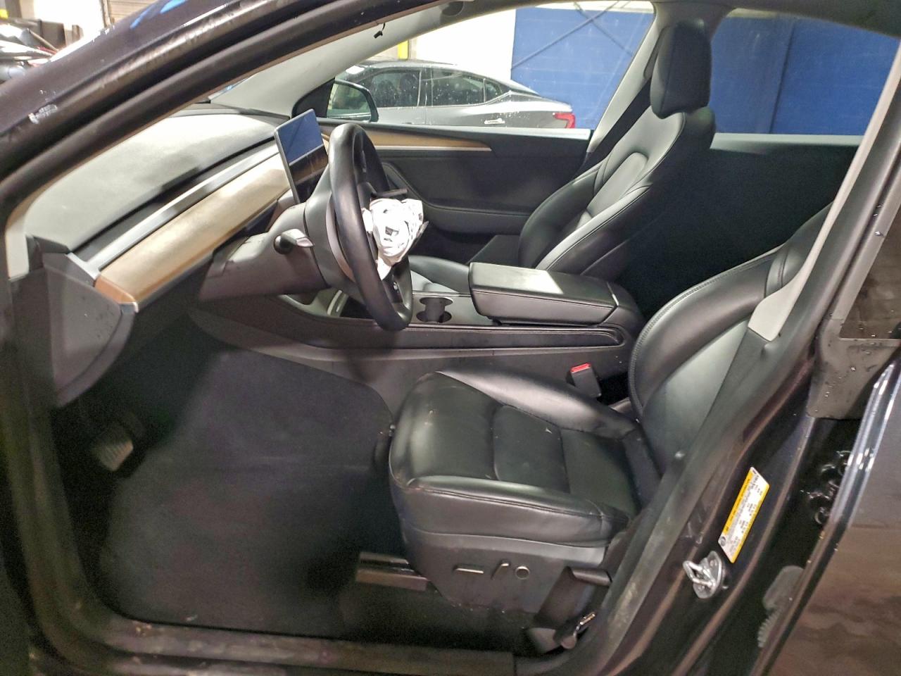 2024 Tesla Model Y VIN: 7SAYGDEE2RA302804 Lot: 93415145