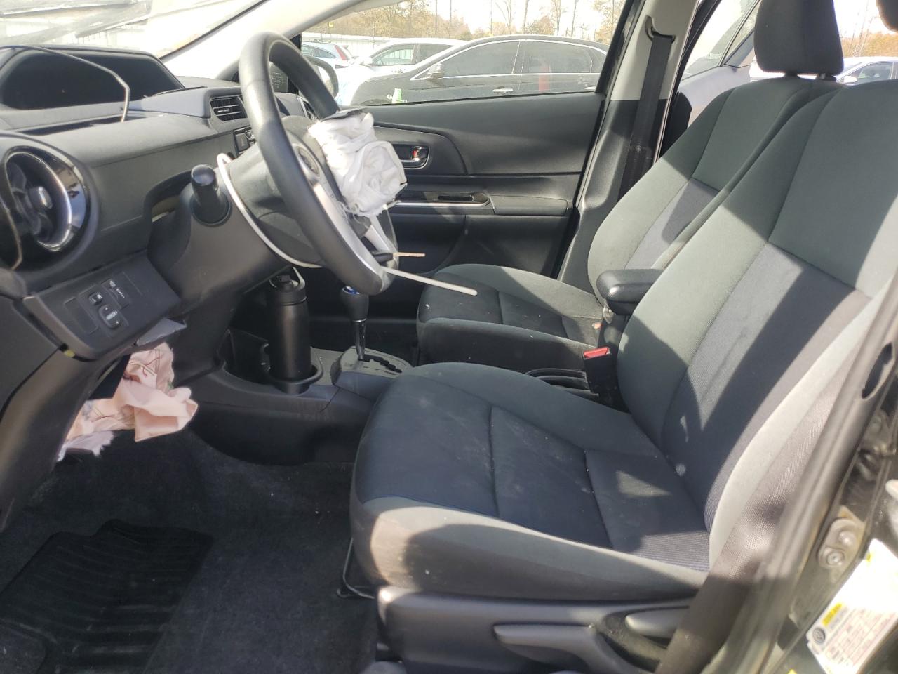 2016 Toyota Prius C VIN: JTDKDTB30G1121055 Lot: 93405185