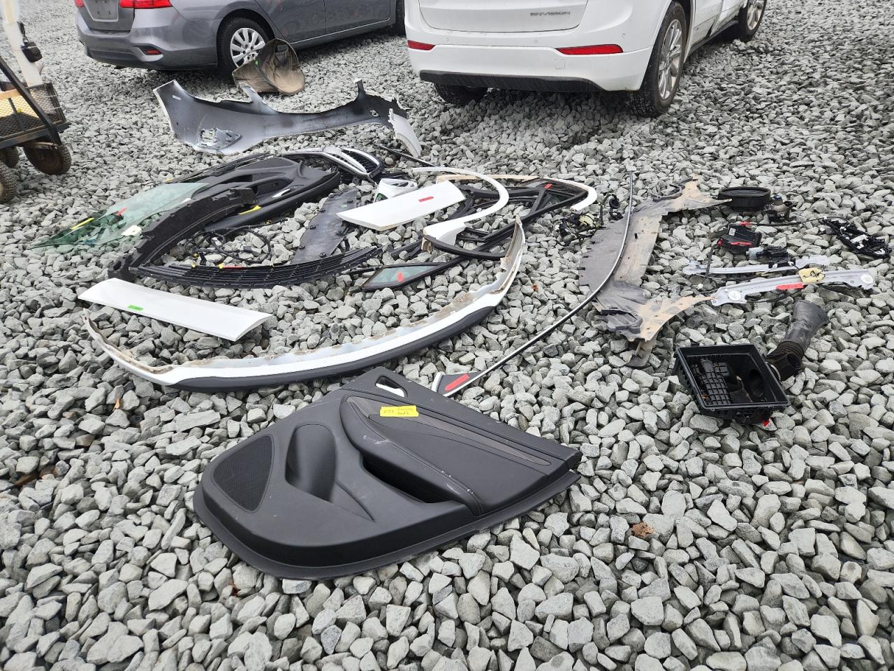 2019 Buick Envision Essence VIN: LRBFXCSA7KD043421 Lot: 90572935