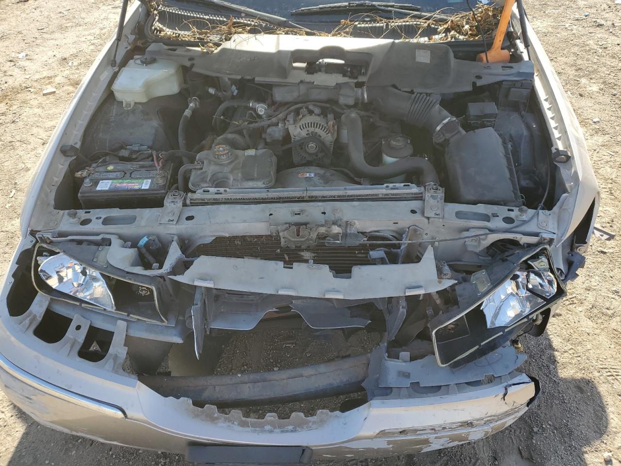 2001 Lincoln Town Car Signature VIN: 1LNHM82W71Y640891 Lot: 91051105