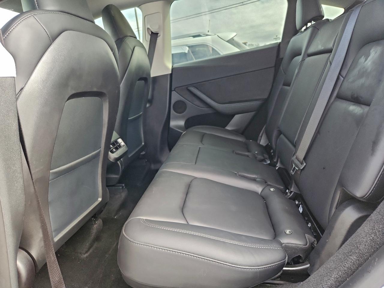 2023 Tesla Model Y VIN: 7SAYGDEE9PF671997 Lot: 92654075