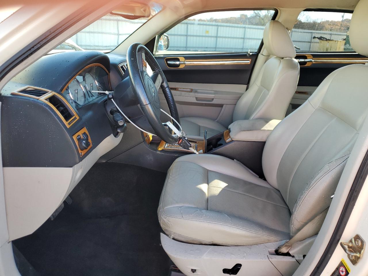 2005 Chrysler 300 Touring VIN: 2C3AK53G95H677608 Lot: 92474815