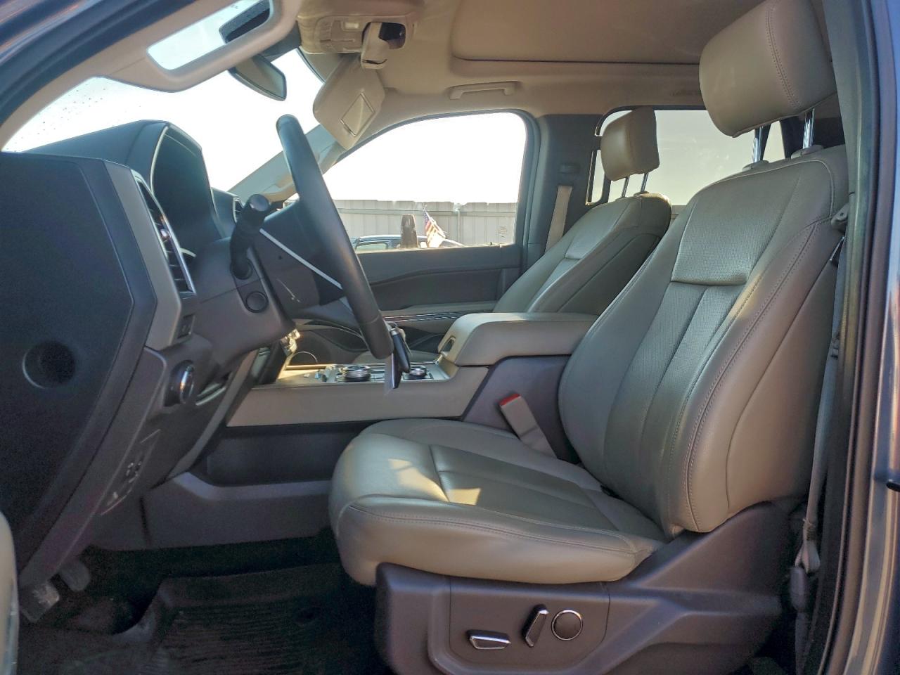 2018 Ford Expedition Max Xlt VIN: 1FMJK1JT8JEA01183 Lot: 93647935