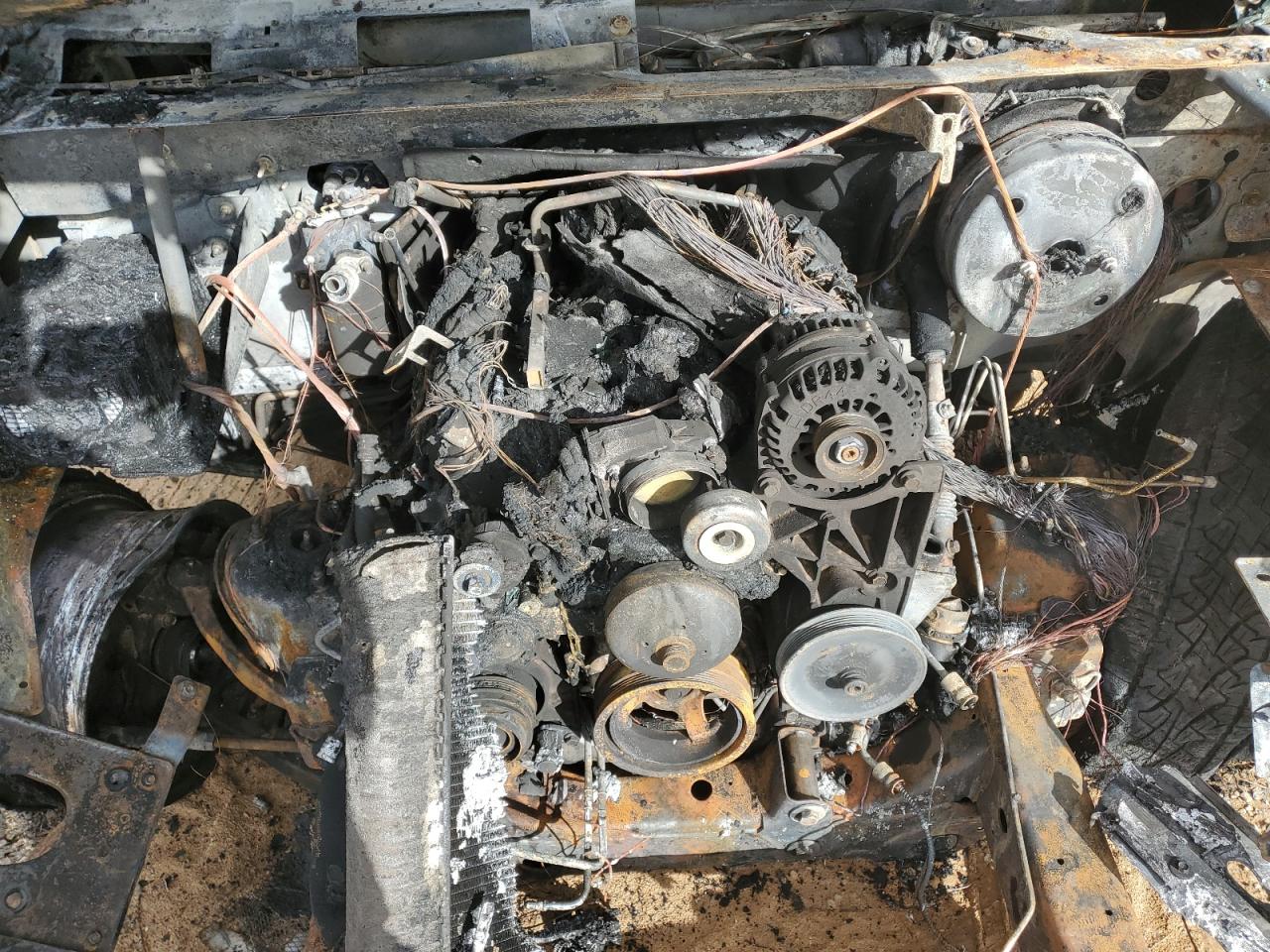 2008 Chevrolet Suburban K1500 Ls VIN: 3GNFK16388G225261 Lot: 92101985