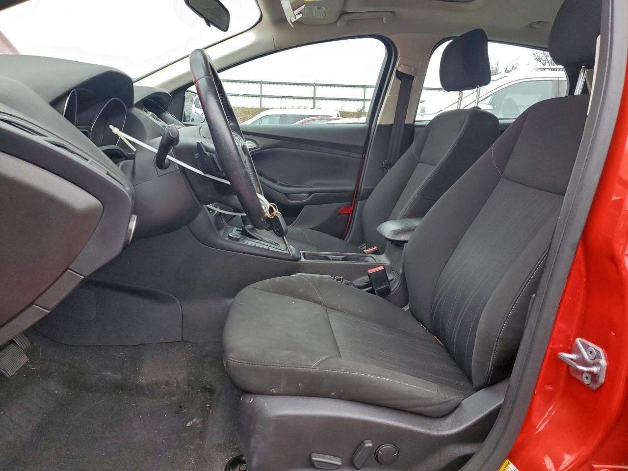 2016 Ford Focus Se VIN: 1FADP3K21GL288722 Lot: 93447415