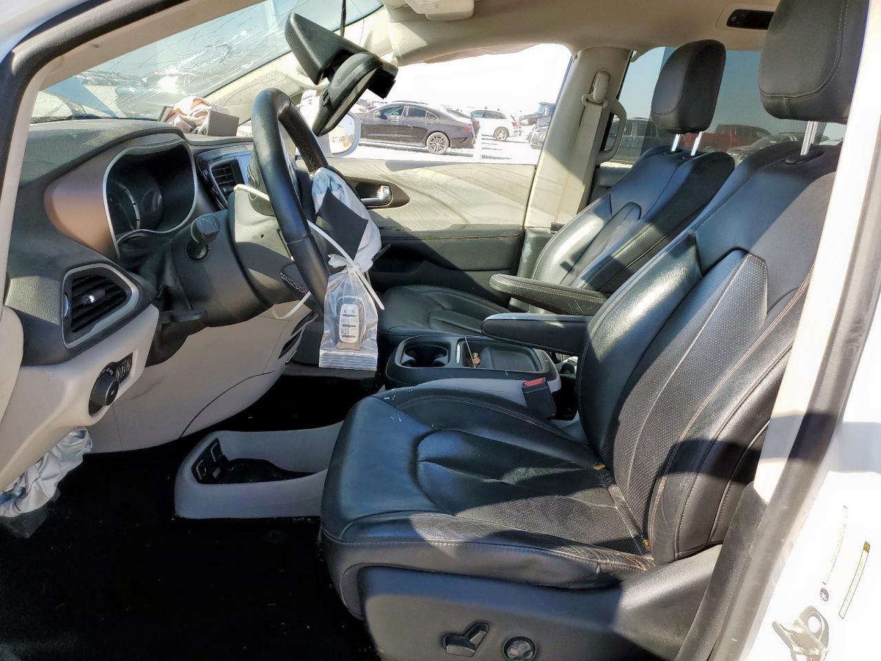 2017 Chrysler Pacifica Ehybrid Premium VIN: 2C4RC1L74HR765372 Lot: 92195265