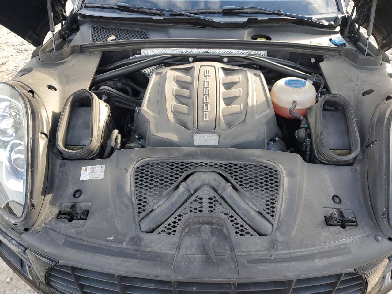 2016 Porsche Macan S VIN: WP1AB2A57GLB59027 Lot: 93488605