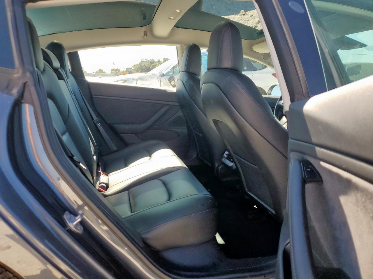 2018 Tesla Model 3 VIN: 5YJ3E1EBXJF129042 Lot: 91327865