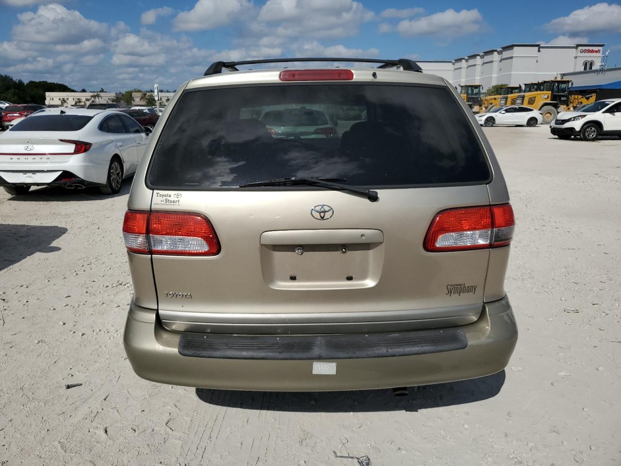 2002 Toyota Sienna Le VIN: 4T3ZF13C92U474903 Lot: 93700505