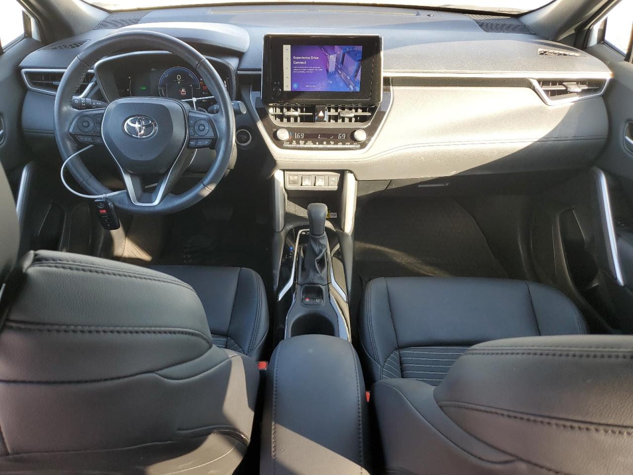 2023 Toyota Corolla Cross Le VIN: 7MUFBABGXPV013520 Lot: 93464785