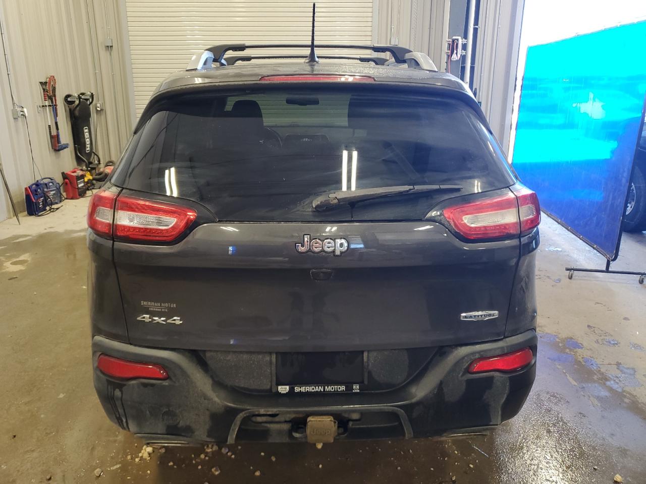 2015 Jeep Cherokee Latitude VIN: 1C4PJMCS8FW635845 Lot: 92516405