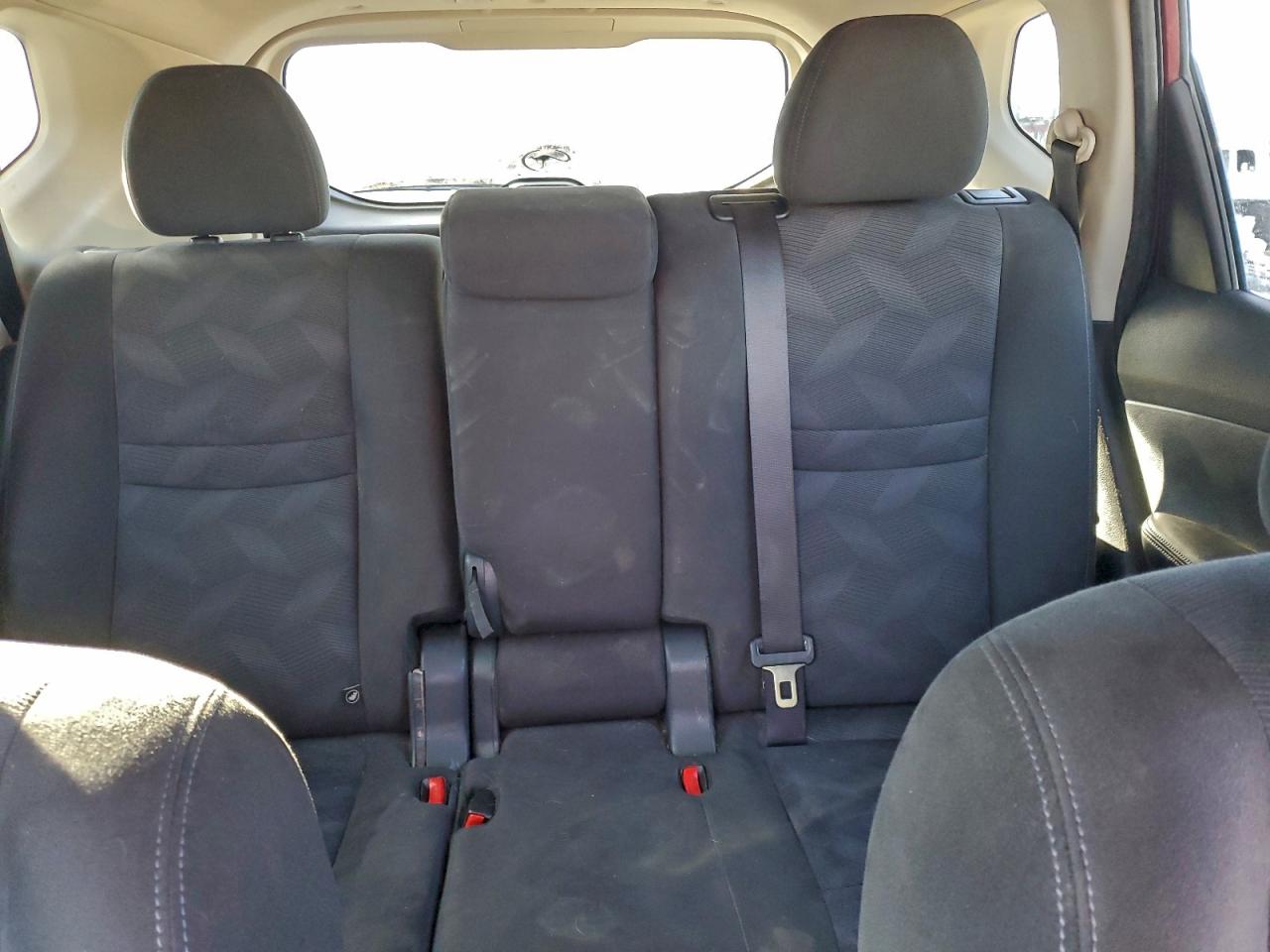 2015 Nissan Rogue S VIN: KNMAT2MT7FP581153 Lot: 94510355