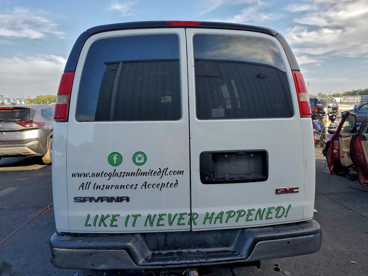 2017 GMC Savana Utility / Service Van VIN: 1GTW7AFF9H1911554 Lot: 93756855