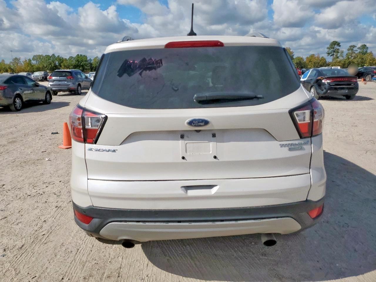2018 Ford Escape Titanium VIN: 1FMCU0J96JUA70834 Lot: 92725455