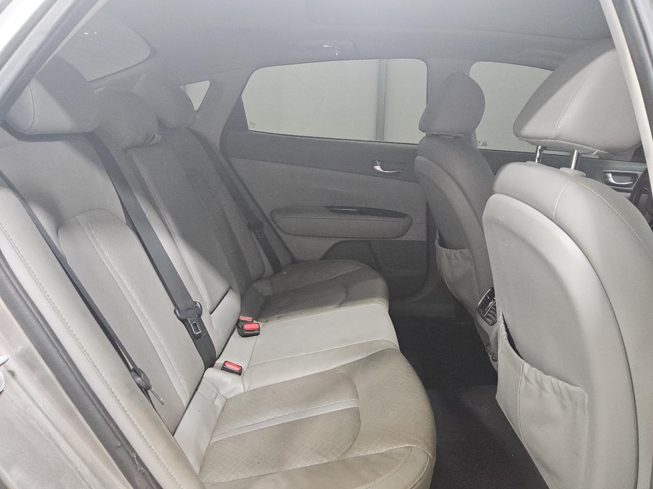 2016 Kia Optima Ex VIN: 5XXGU4L33GG052652 Lot: 92101105