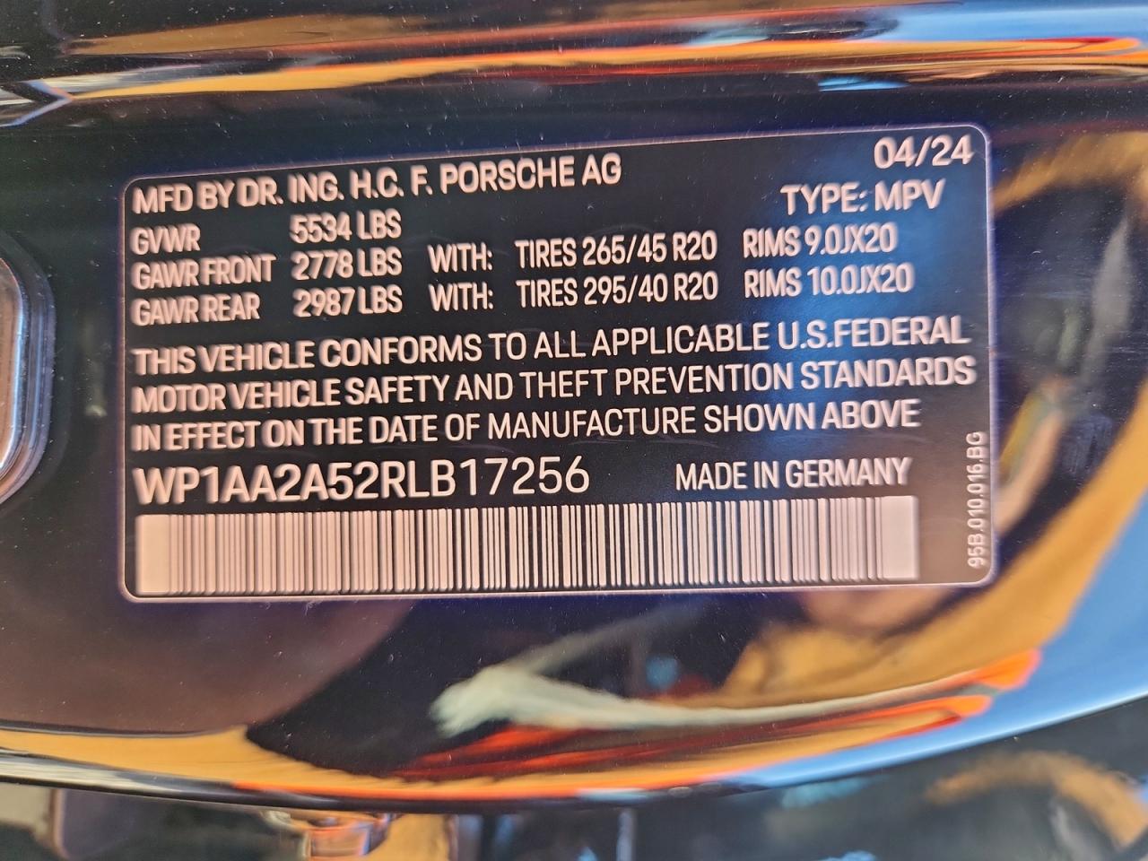 2024 Porsche Macan Base VIN: WP1AA2A52RLB17256 Lot: 93457125