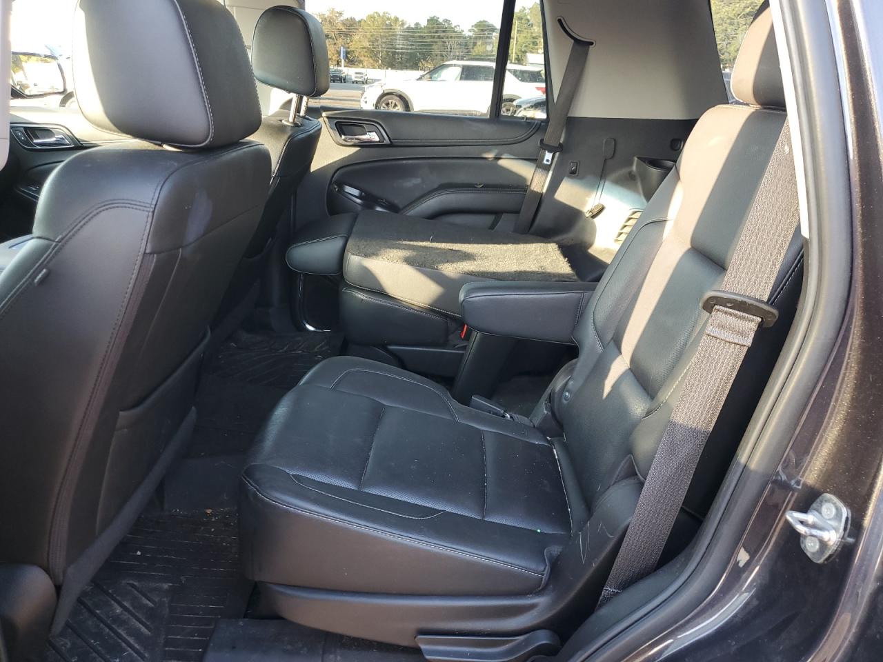 2018 Chevrolet Tahoe C1500 Premier VIN: 1GNSCCKC5JR247124 Lot: 92855205